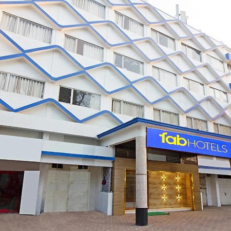 OYO Flagship 17200 Hotel Neelkamal Chembur Mumbai Exterior foto