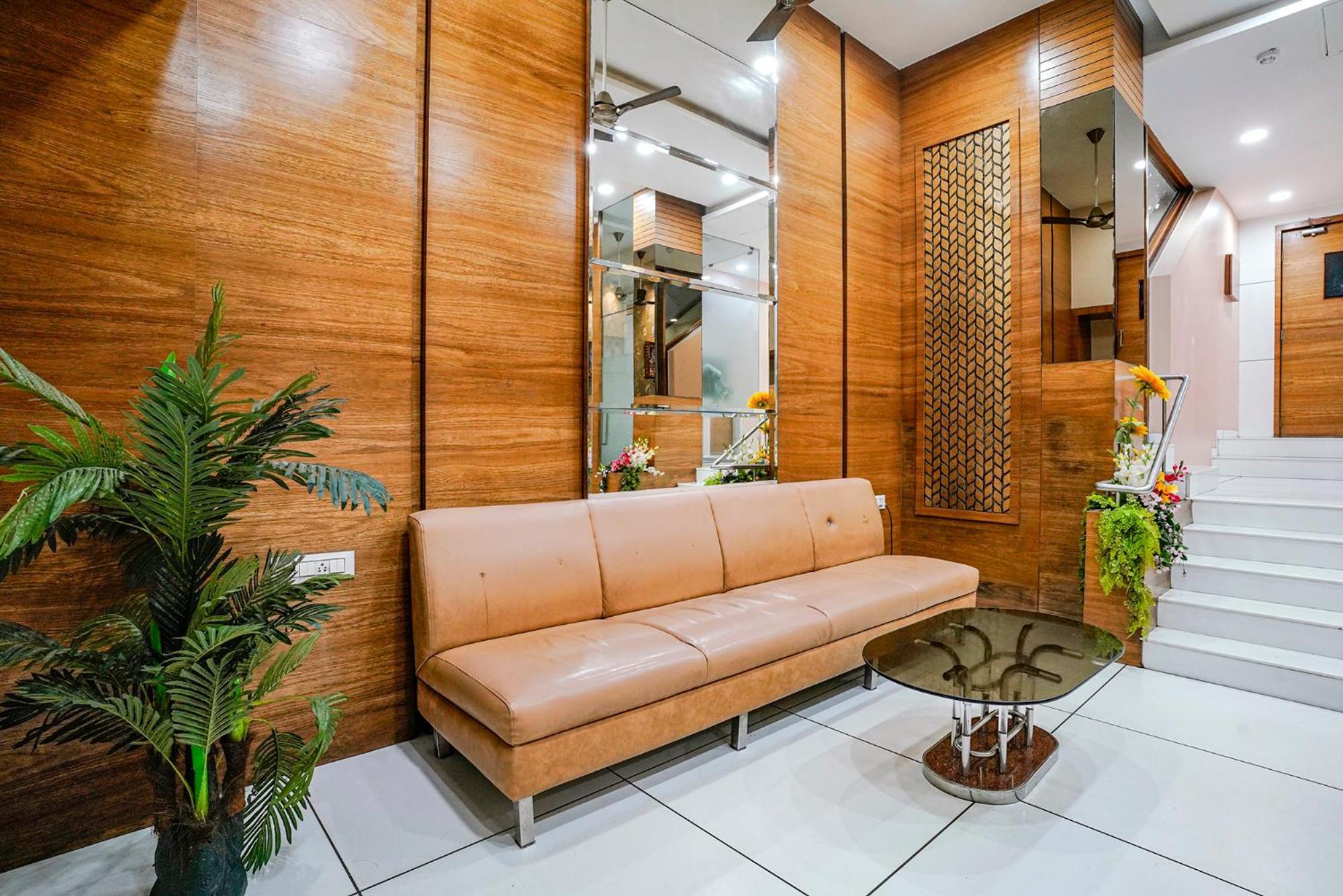 OYO Flagship 17200 Hotel Neelkamal Chembur Mumbai Exterior foto