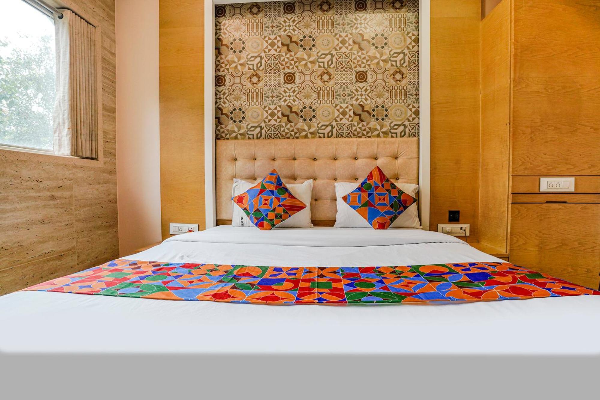 OYO Flagship 17200 Hotel Neelkamal Chembur Mumbai Exterior foto