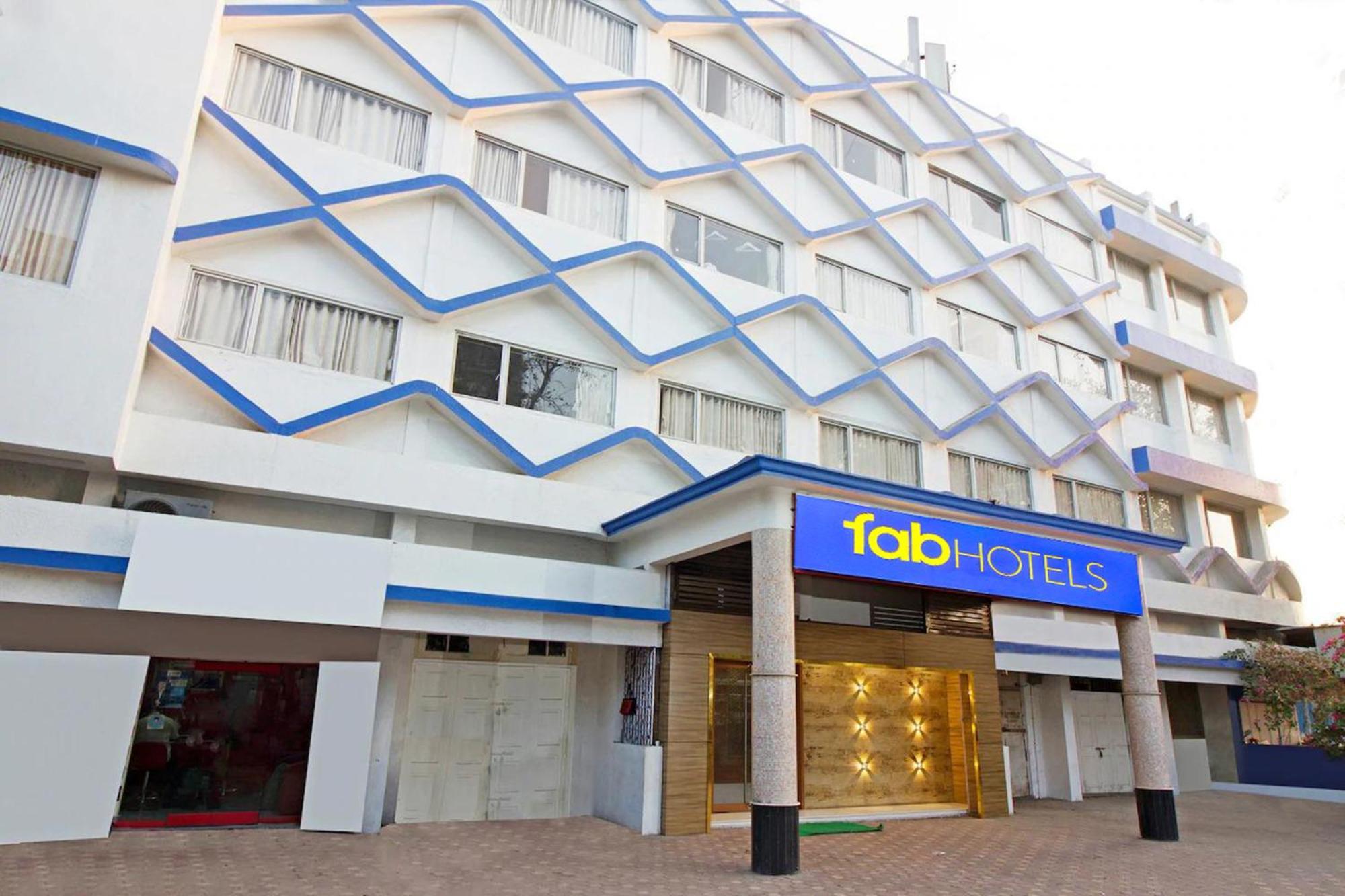 OYO Flagship 17200 Hotel Neelkamal Chembur Mumbai Exterior foto
